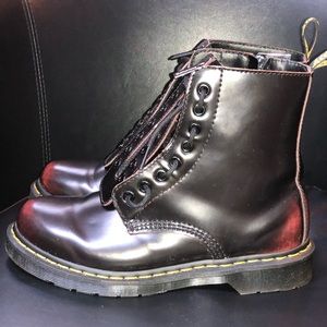 Like new Doc Marten size 8US. Worn 1x